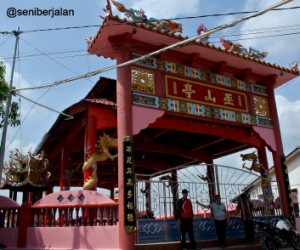 vihara - kabar wisata - seni berjalan