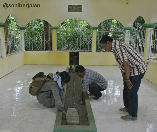 Makam si Badang pulau Buru/seniberjalan