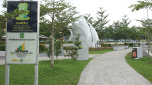 "Taman Tuah Melayu. seniberjalan.jpg"