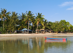 Pantai_tiga_putri_seniberjalan