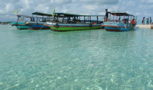 Perairan yang jernis di Bangka Belitung