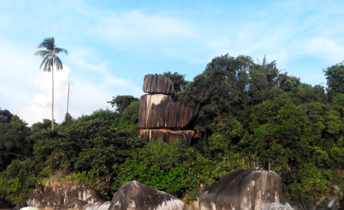 Batu Tompak Tiga (seniberjalan.com)