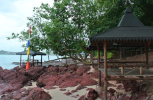 Pantai Dangas Batam (seniberjalan)