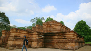 Jalan kaki membuat kita dekat dengan situasi