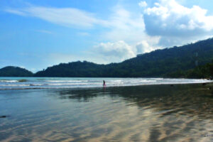 Pantai Air Manis Padang (seniberjalan)