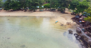 Pantai Dangas Batam (seniberjalan)