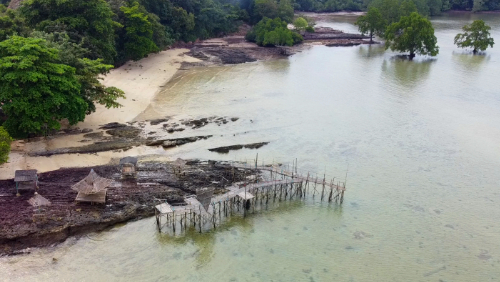 Pantai Dangas Batam (seniberjalan)