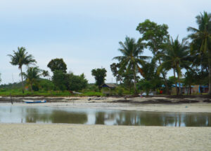Pantai Tiga Putri Batam (seniberjalan)