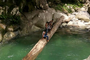 Air Terjun Nyarai (seniberjalan)