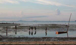 Pantai Nongsa/seniberjalan