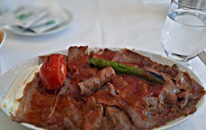 Iskender kebap seniberjalan