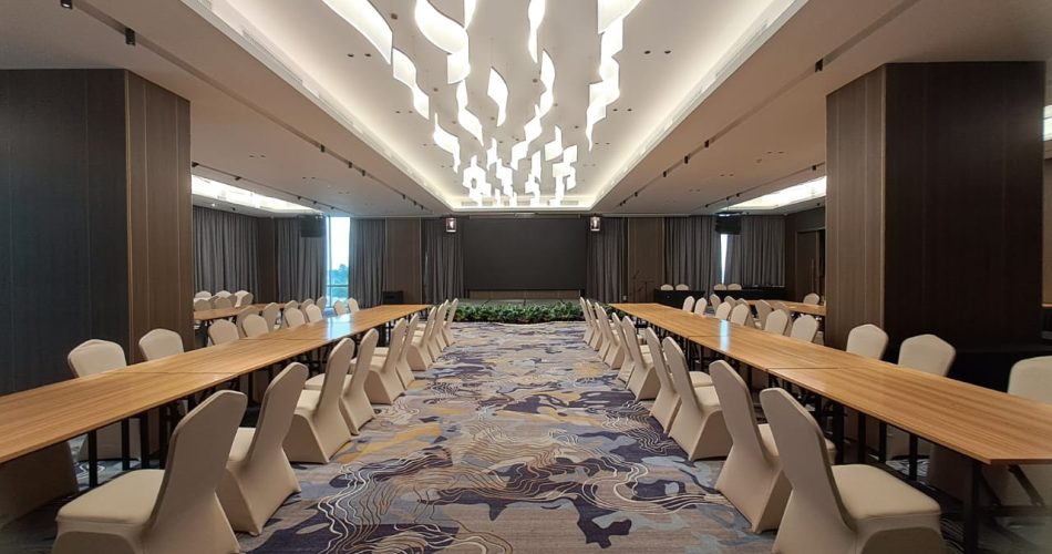 Ruang Meeting Oakwood Hotel_seniberjalan