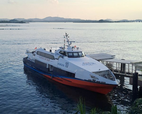 pelabuhan feri Batam Center/seniberjalan