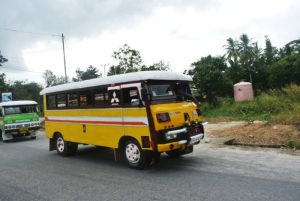 Bus Kayu Karimun_seniberjalan