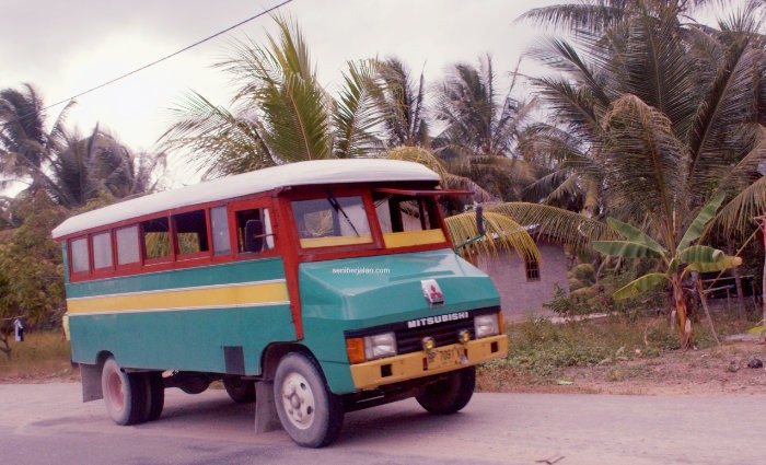 Bus Kayu Karimun_seniberjalan