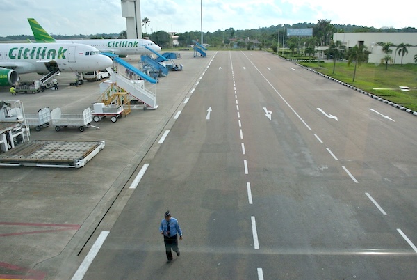 Tiket pesawat murah (seniberjalan.com)