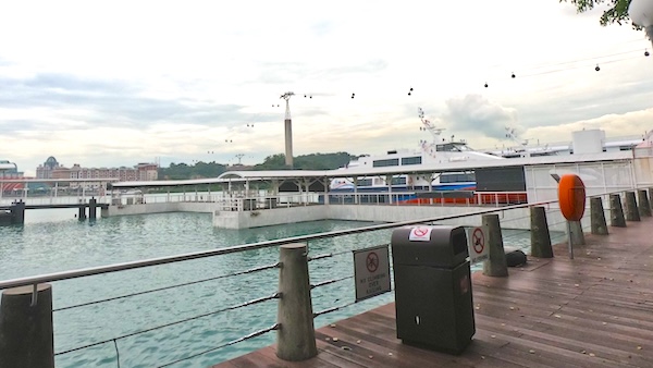 Pelabuhan Singapura/seniberjalan