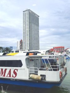 Pelabuhan feri Harbour Bay Batam/seniberjalan